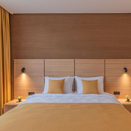 Hotel Osetia Garden Момчилград Екстер'єр фото