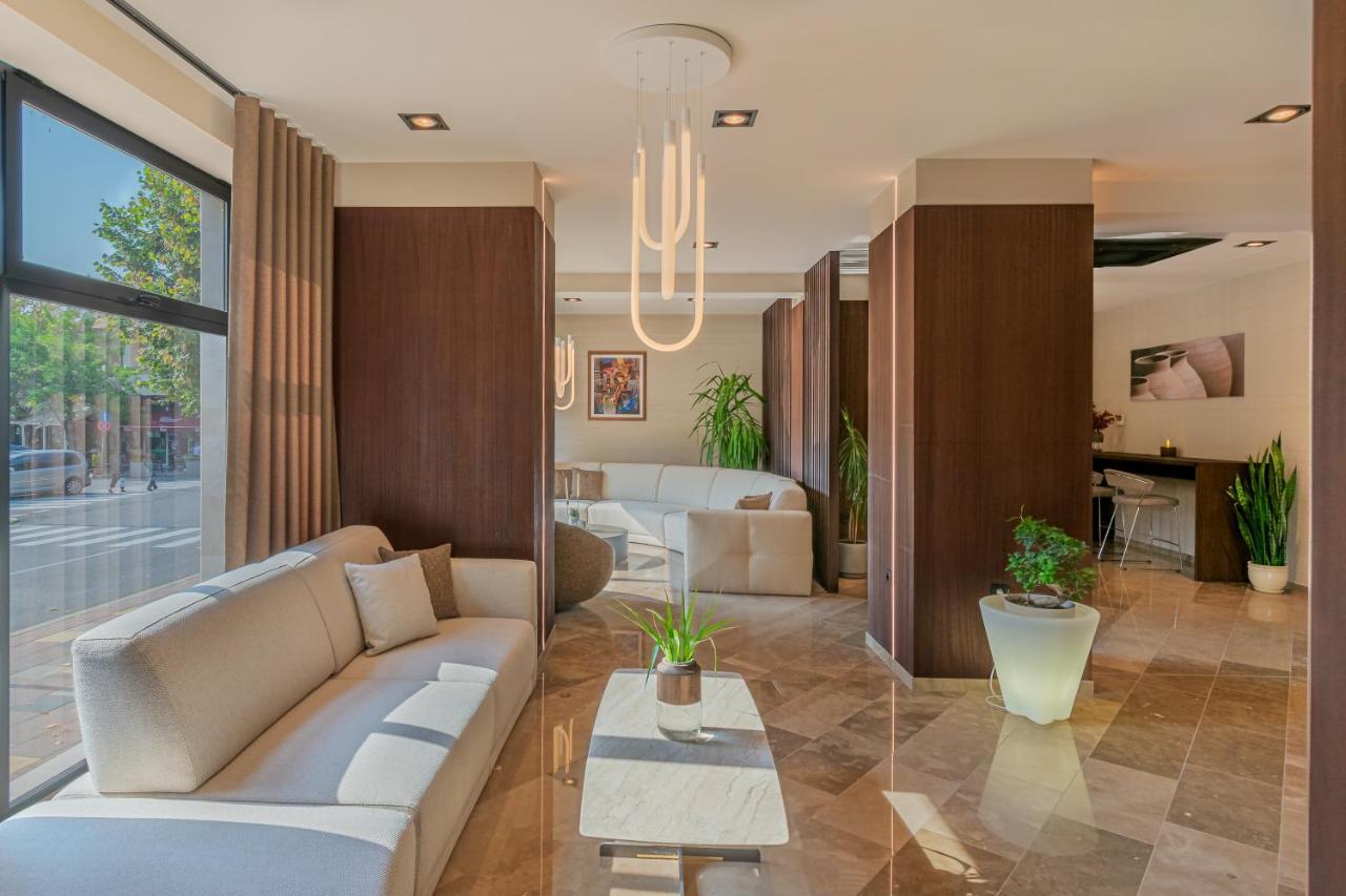 Hotel Osetia Garden Момчилград Екстер'єр фото