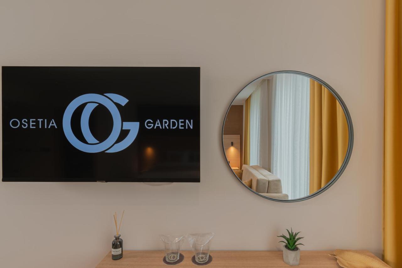 Hotel Osetia Garden Момчилград Екстер'єр фото